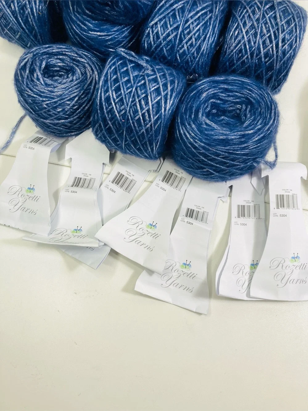 559g / 1.37lbs Rozetti Yarns Merino Mist 60% Viscose 20% Acrylic 20% Merino Wool